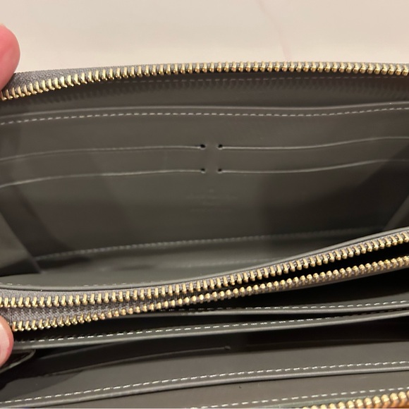 Authentic Louis Vuitton Vernis Zippy Wallet - Picture 5 of 6